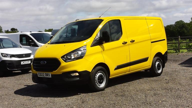 2022 Ford Transit Custom 280 LEADER L1 SWB IN YELLOW,BLACK LEATHER STYLE SEATS,AIR CONDITIONING,F...
