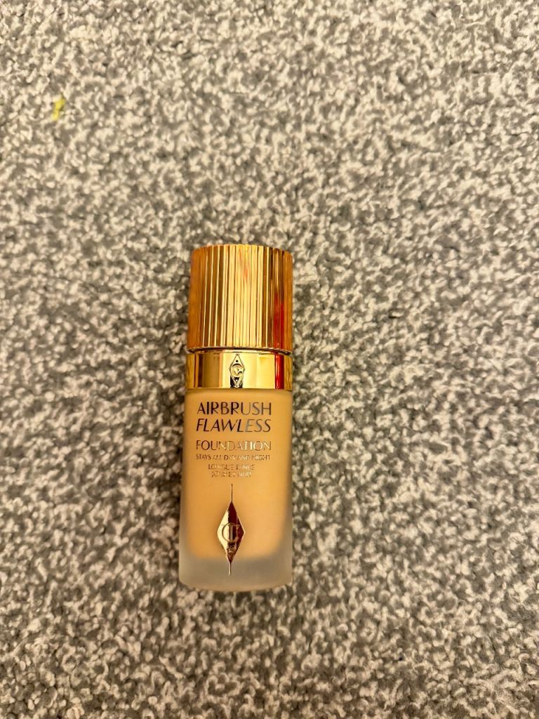 ⸻  Charlotte Tilbury Airbrush Flawless Foundation – Shade 7 Neutral