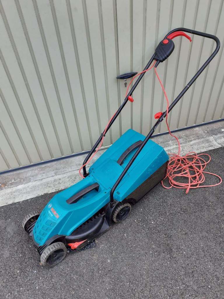 BOSCH Rotak 32R 1200 Watt Electric Corded Lawn Mower with Grass Collection Box