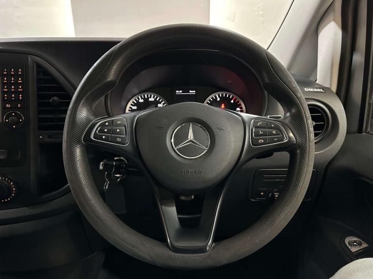 2015 Mercedes-Benz Vito 114CDI BlueTec Crew Van PANEL VAN DIESEL Automatic