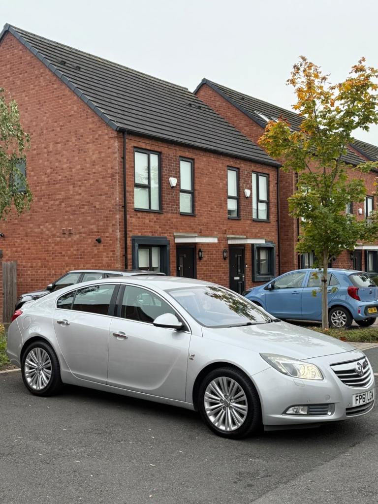 Vauxhall, INSIGNIA, Hatchback, 2011, Manual, 1956 (cc), 5 doors