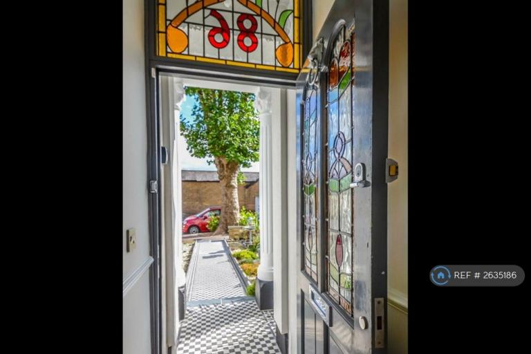 3 bedroom house in Alexandra Road, Southend-On-Sea, SS1 (3 bed) (#2635186)