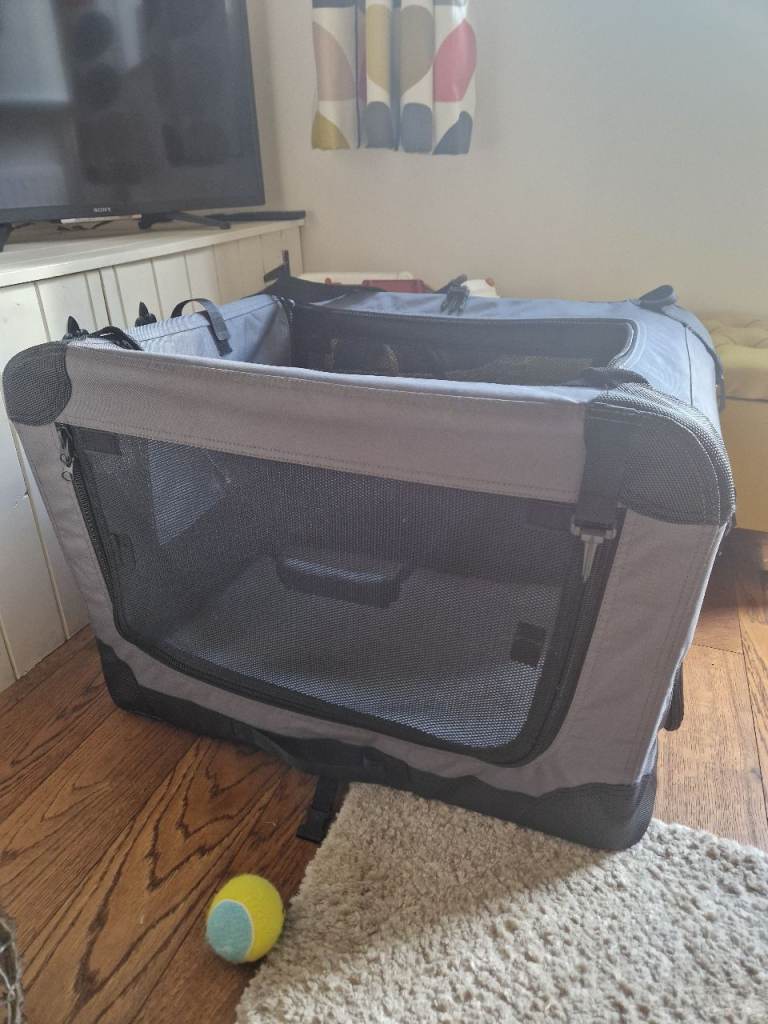 Dog crate/carrier