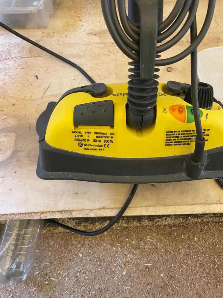 Electrolux floor steamer