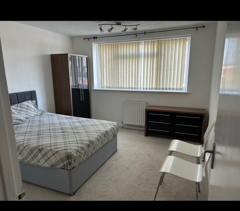 Big double room for rent