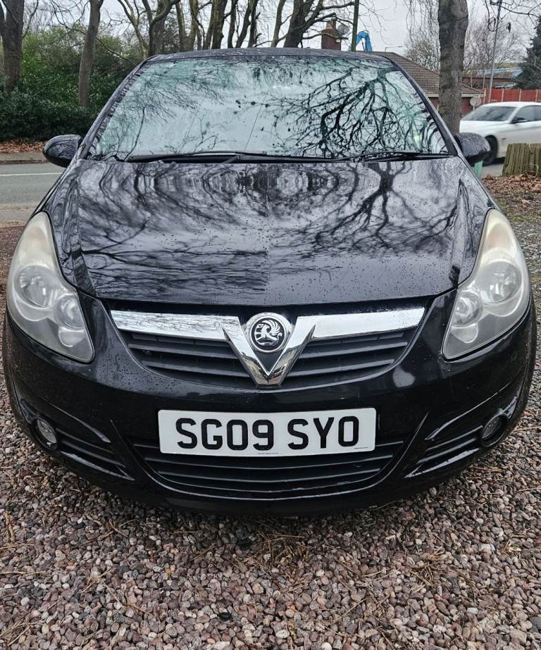 Corsa D 1.4 Petrol Manual breaking for parts only full car in black 