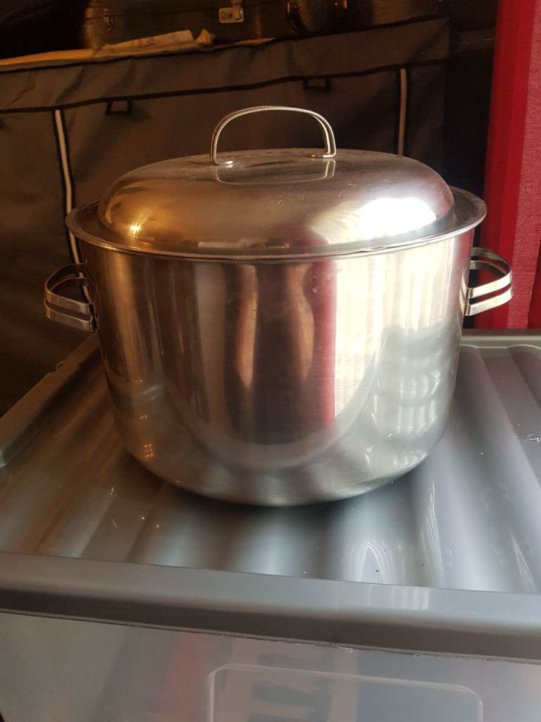 Large Stainless Steel Cooking Pot with Lid
