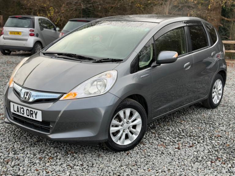 Honda jazz 2013 Automatic 1.3 hybrid high spec smooth running perfect condition 