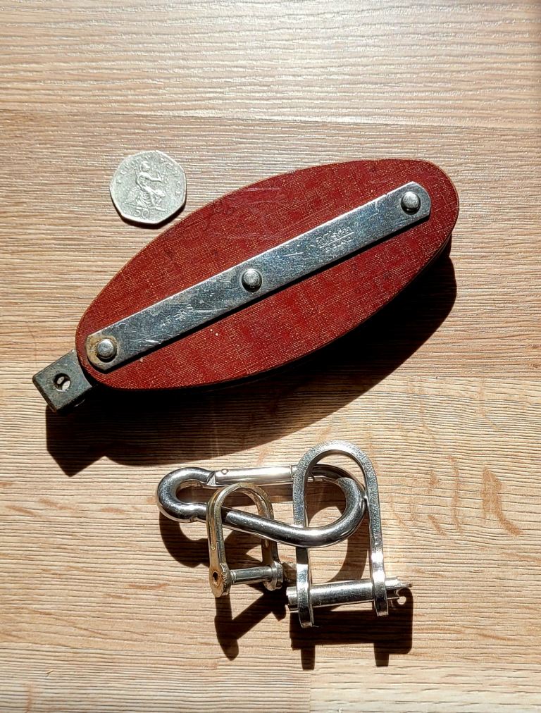 SAILING...shackles, main block with swivels