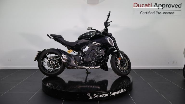 DUCATI DIAVEL V4 EX-DEMO - 2024 - 550 MILES