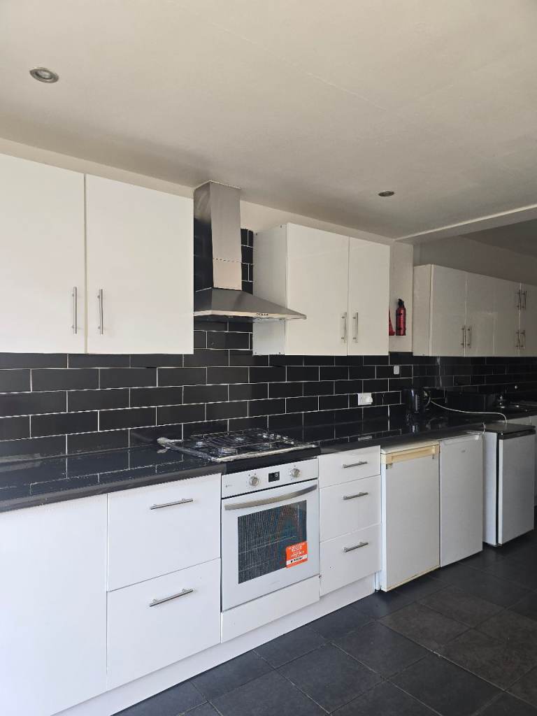 OX3, Semi-Detached Furnished 4 Bedroom House (HMO), Excellent Location