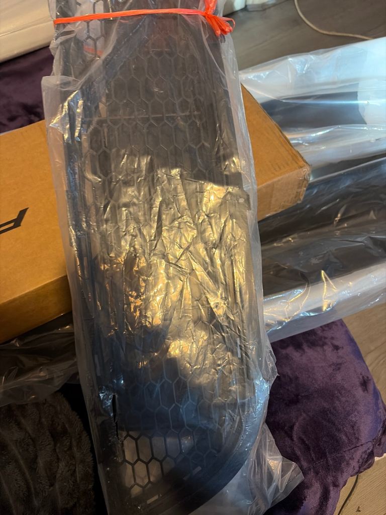 BMW grills / splitter 