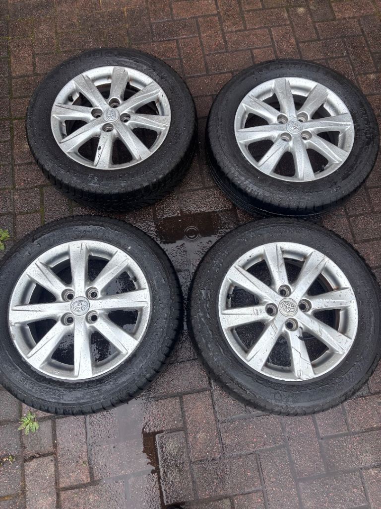 Toyota wheels+tyres