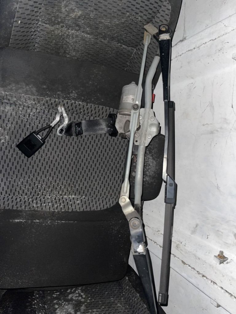 Volkswagen SKODA FABIA  FRONT WINDSCREEN WIPER MOTOR + MECHANISM LINKAGE 5J2955113A