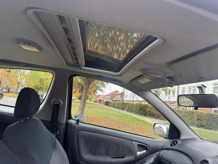 2004 Toyota Yaris 1.3 VVT-i T Spirit 3dr HATCHBACK Petrol Manual