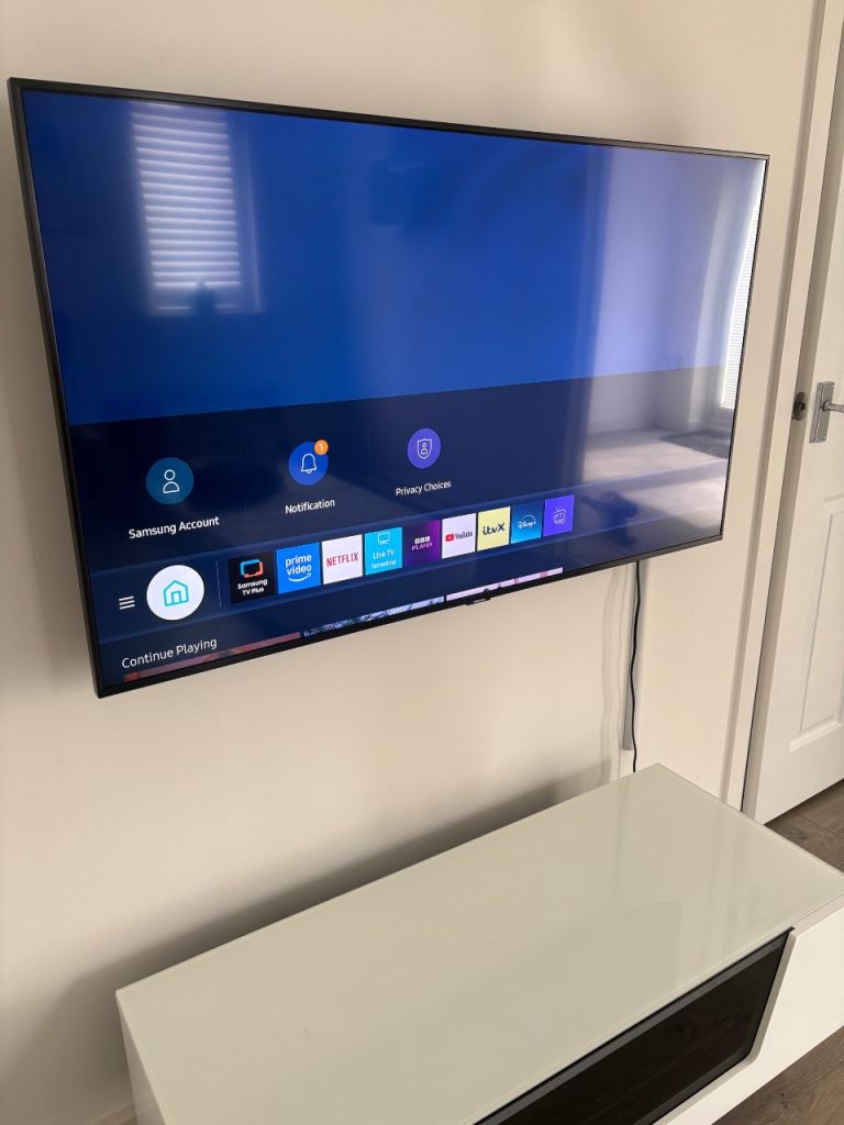 GREAT CONDITION - Samsung Smart TV 50”