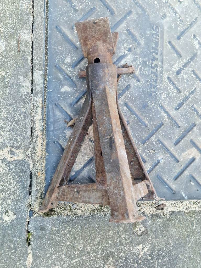 Axle stands big 2 tonne probably more