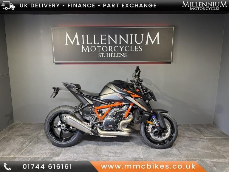 KTM 1390 SUPERDUKE R EVO 24