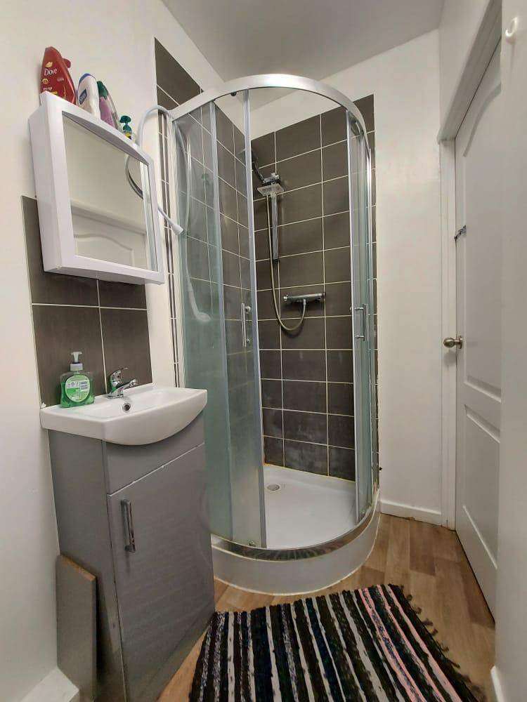 SINGLE ROOM SEVEN SISTERS, N17 – Walking Distance from station