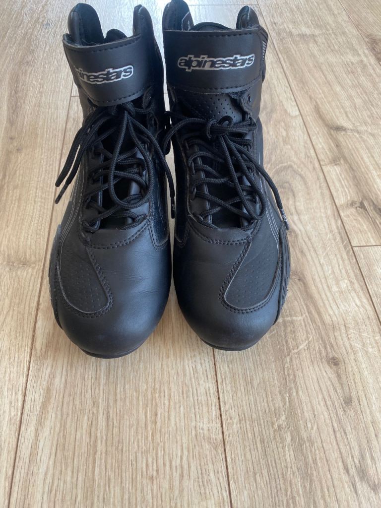Ladies Alpinestars boots 