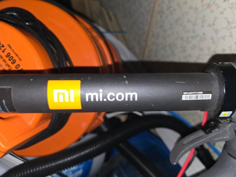 mi 350w electric scooter  