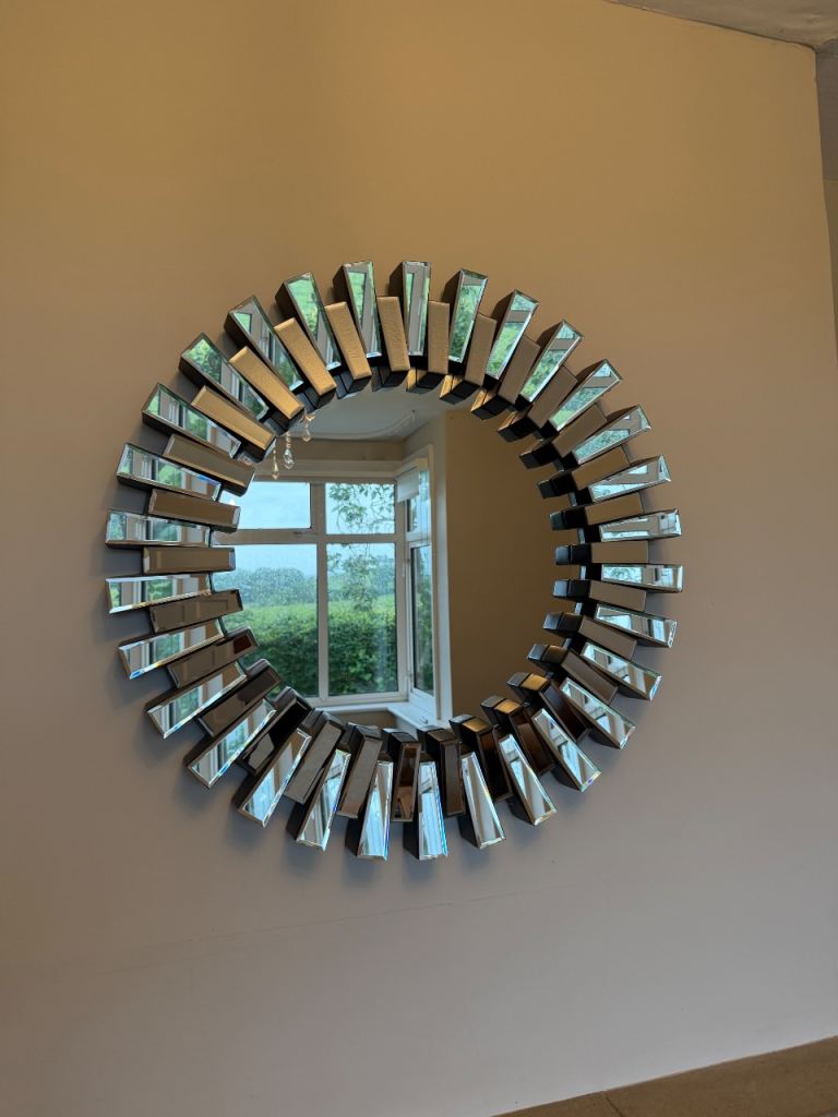 M&S Feature Mirror