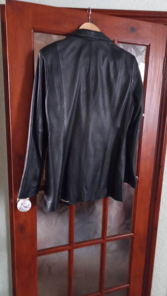 Good Condition Black Real Leather Ladies Jacket