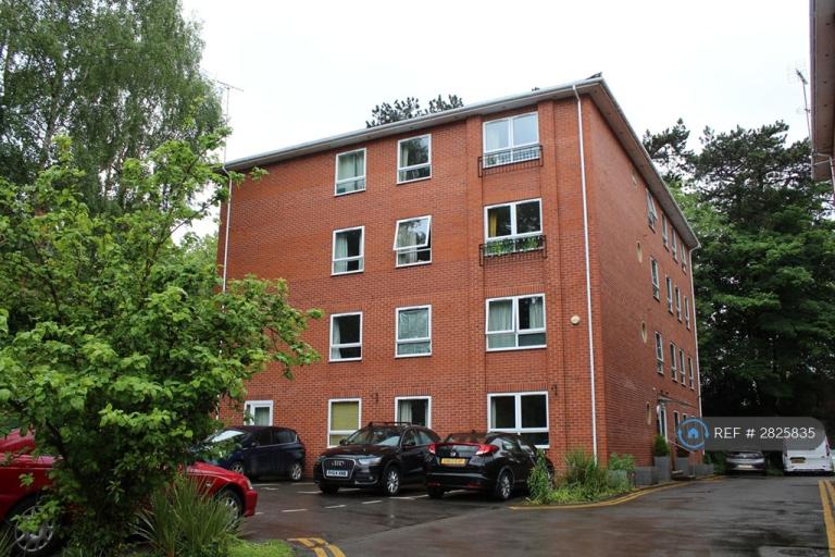 2 bedroom flat in Old Station Drive, Cheltenham, GL53 (2 bed) (#2825835)