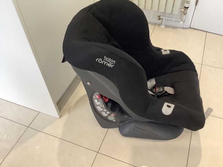Britax Römer Car Seat – Black, Good Condition