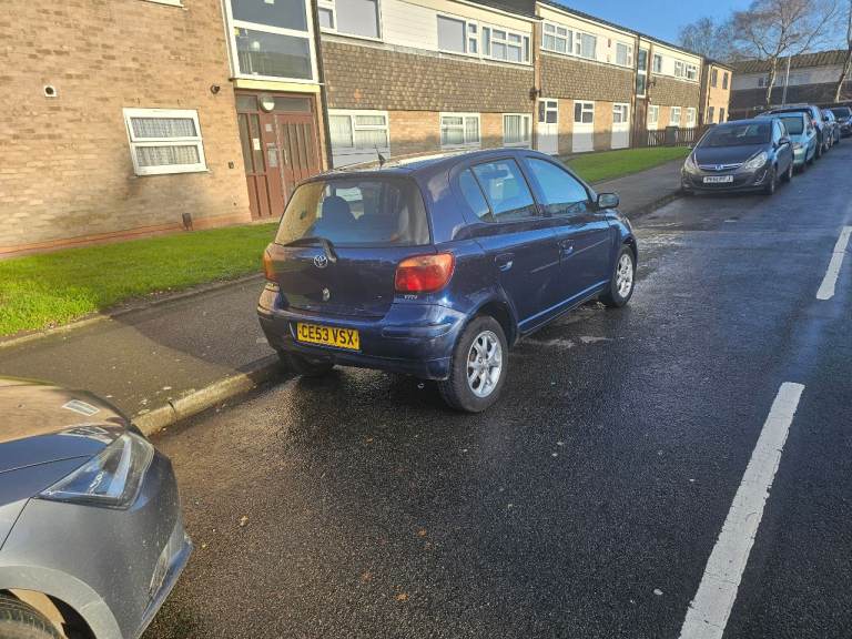 Toyota yaris 1.3 petrol T spirit spec 5dr only 76k mileage look