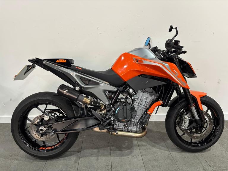 2018 KTM 790 Duke, Tech Pack, PowerParts Hoses, Bar End Mirrors, Shorty Silencer