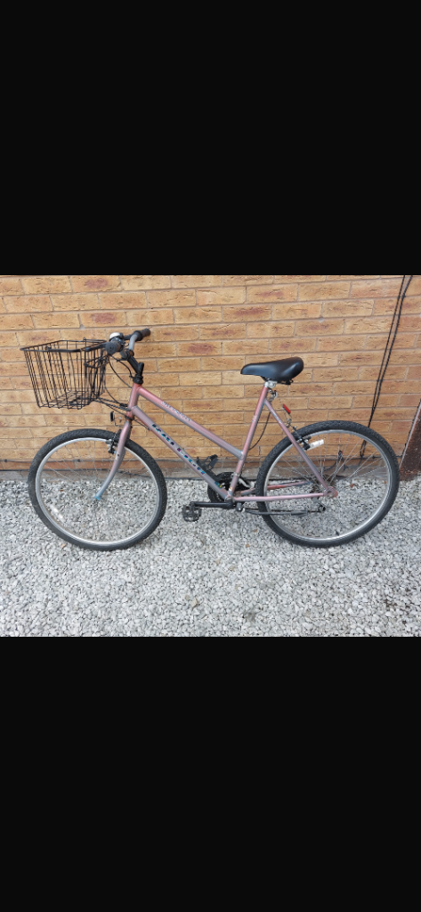 Pink City Bike with Basket – excellent Condition