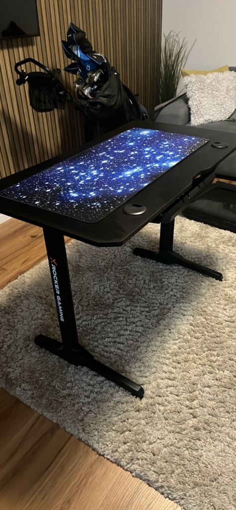 Gaming table 