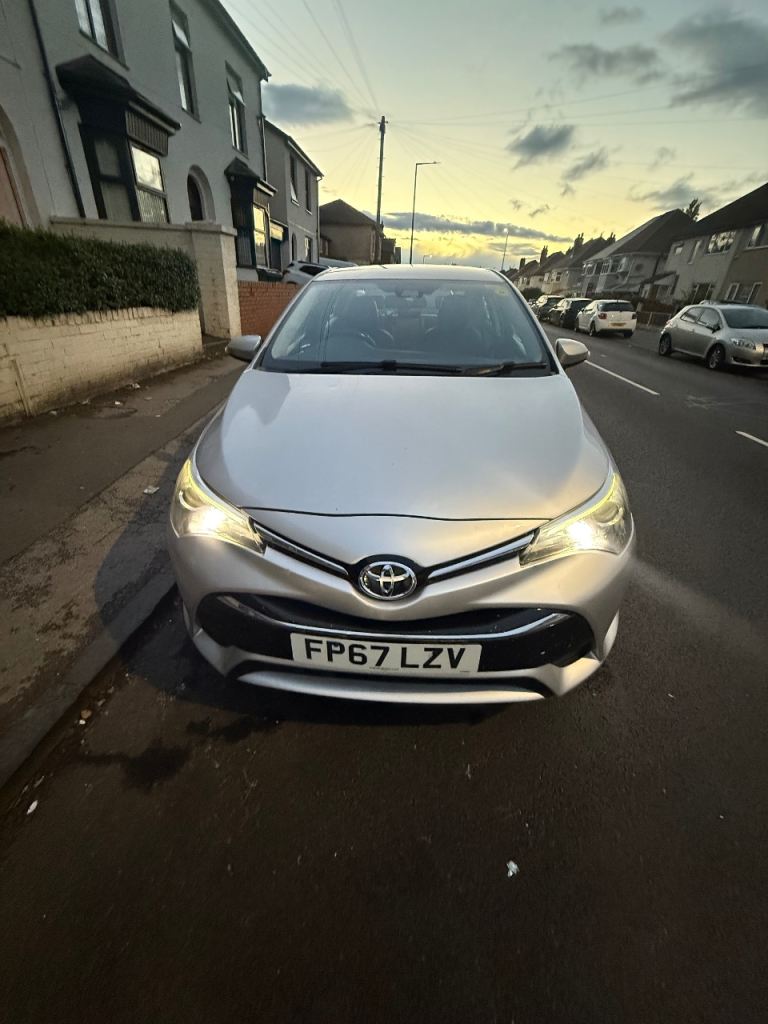2018 Toyota Avensis 1.6 manual 