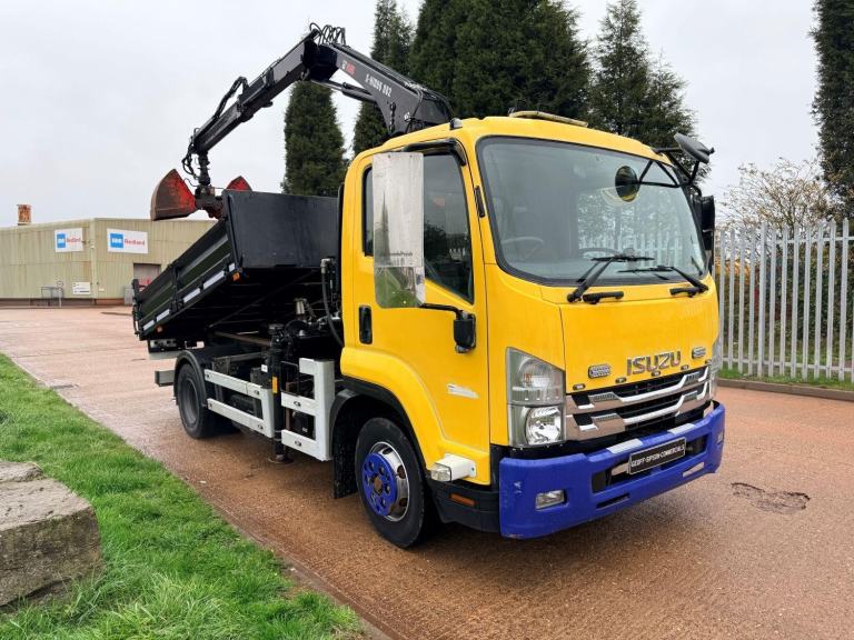 ISUZU FORWARD F110.210 2021 (21) EURO 6, 11 TON TIPPER GRAB, HIAB 082