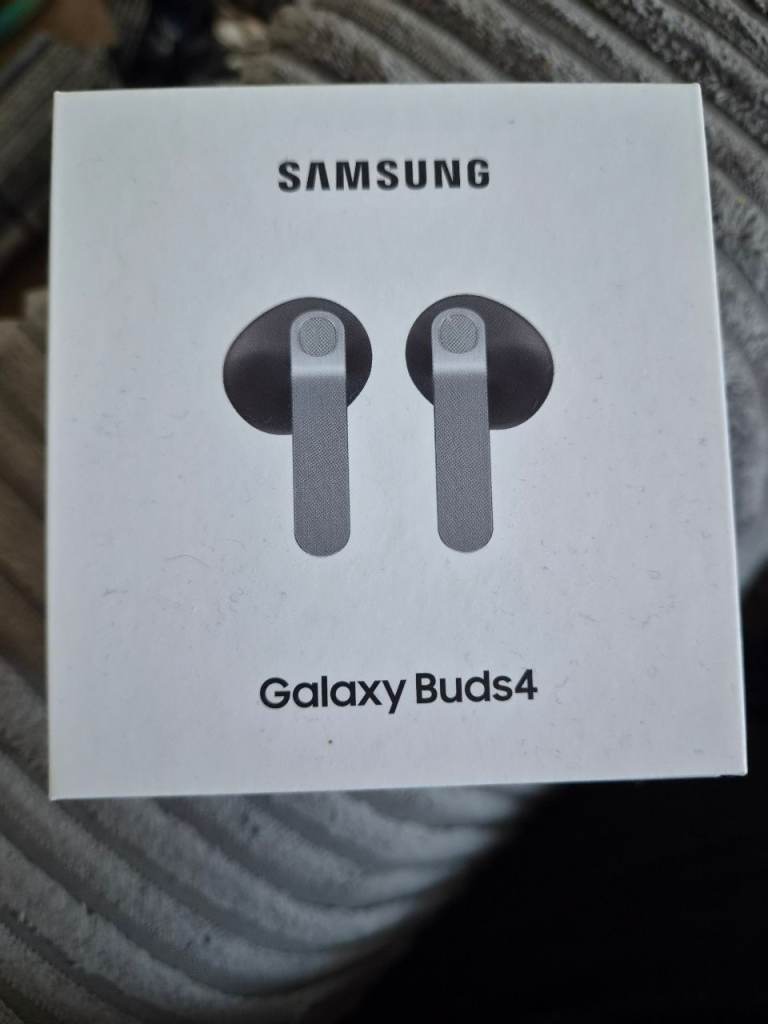 NEW Samsung Galaxy Buds4 Wireless Earbuds - Black