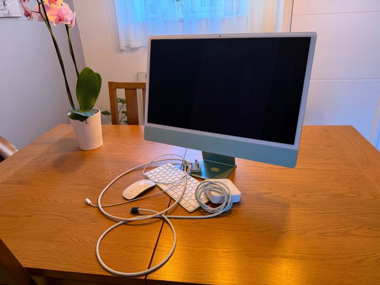 Apple iMac Desktop Computer - Good Condition, Green