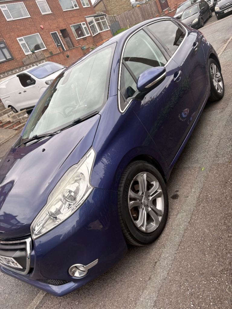 Peugeot, 208, Hatchback, 2014, Manual, 1398 (cc), 5 doors