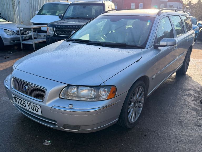 Volvo, V70, Estate, 2005, Other, 2435 (cc), 5 doors