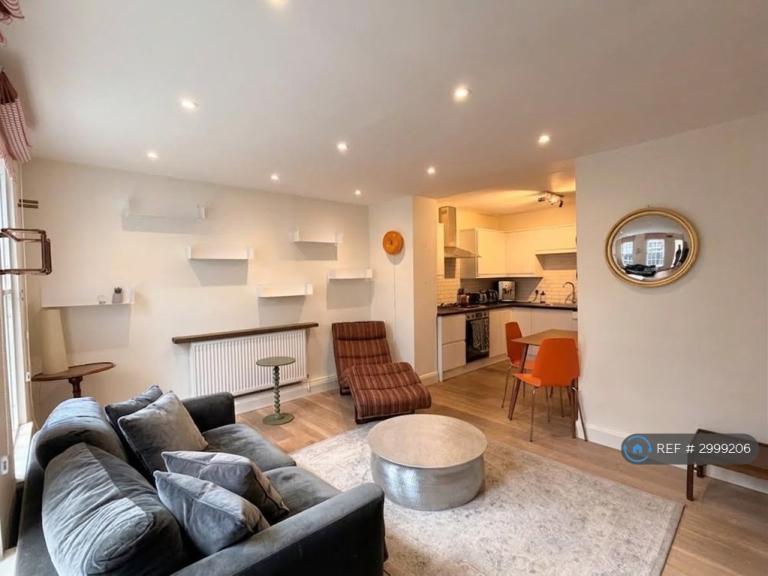 2 bedroom flat in Torriano Avenue, London, NW5 (2 bed) (#2999206)