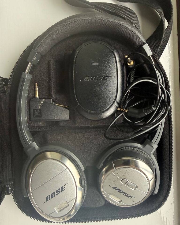 Bose QuietComfort 3 (QC3) Noise Cancelling Headphones
