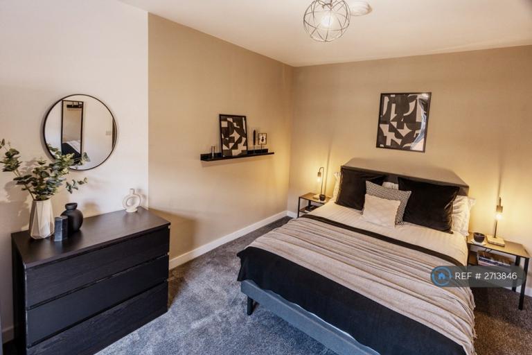 2 bedroom house in Autumn Grove, Leeds, LS6 (2 bed) (#2713846)