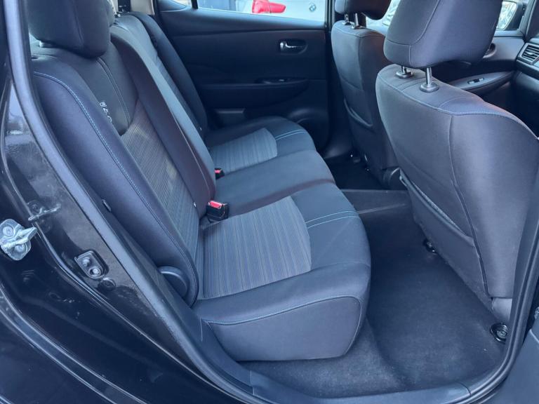  Nissan Leaf 40kWh Acenta Auto 5dr Electric Automatic