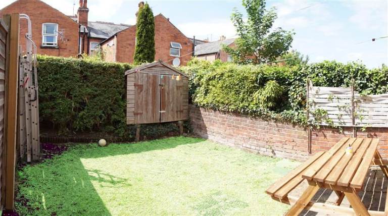 Bright Single Room in Professional House Share – West Reading – £500pcm