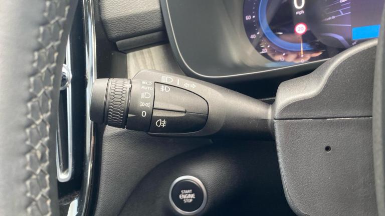 2024 Volvo XC40 2.0 B3 MHEV Ultimate SUV 5dr Petrol Hybrid DCT Auto Euro 6 (s/s) (163 ps) ESTATE ...