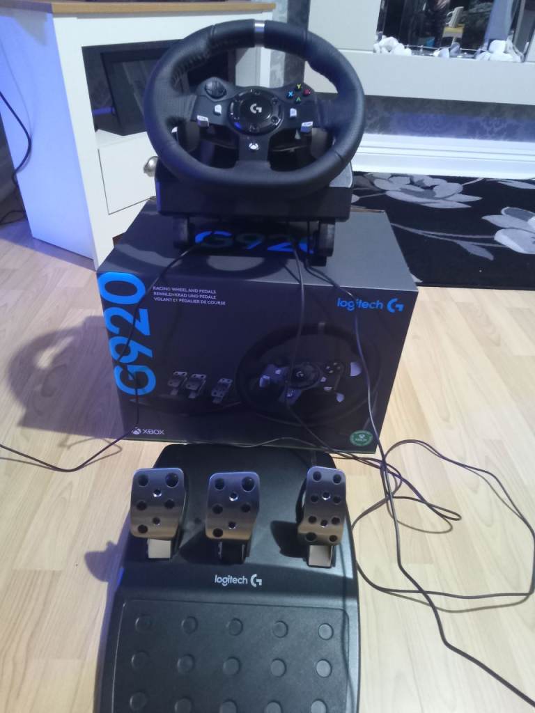 XBOX G920 STEERING WHEEL AND PEDALS 