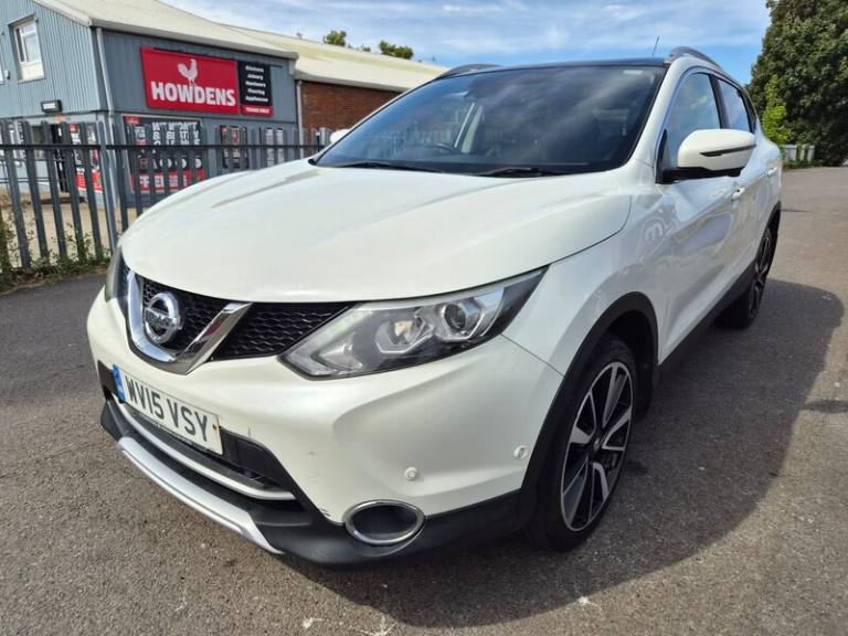 2015 Nissan Qashqai 1.2 DiG-T Tekna 5dr HATCHBACK PETROL Manual