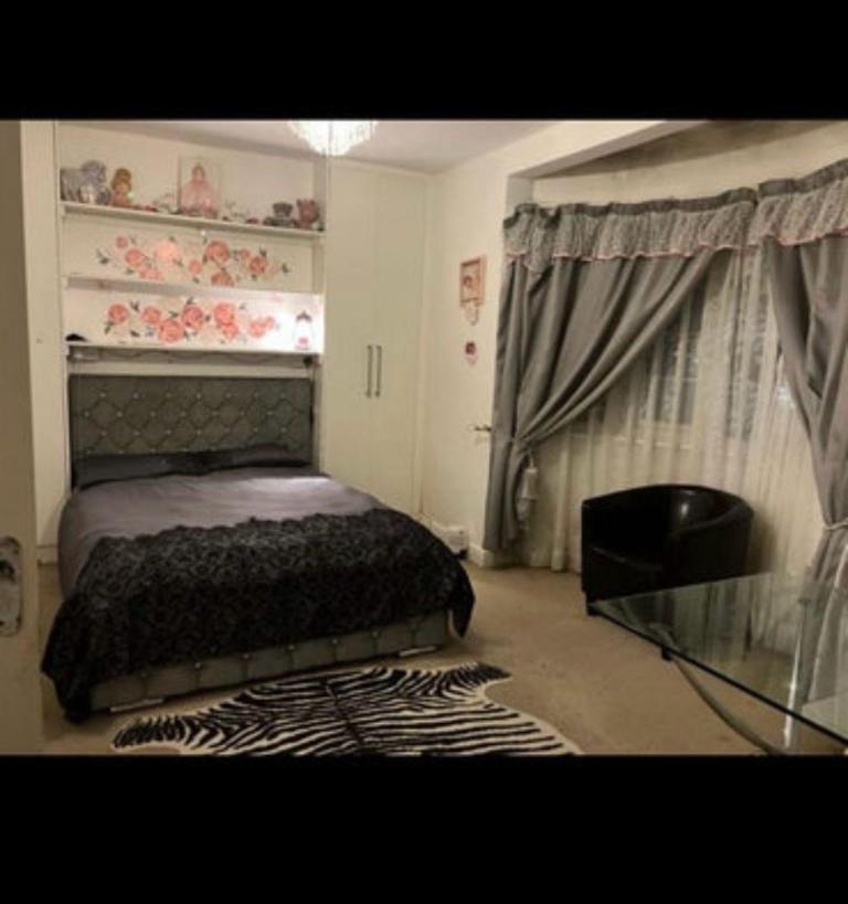 A Large Double room for Rent in Harrow!!
