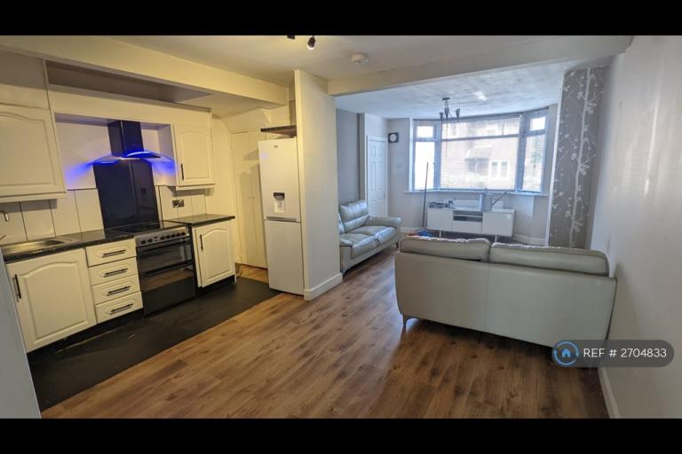 3 bedroom house in North Street, Coventry, CV2 (3 bed) (#2704833)