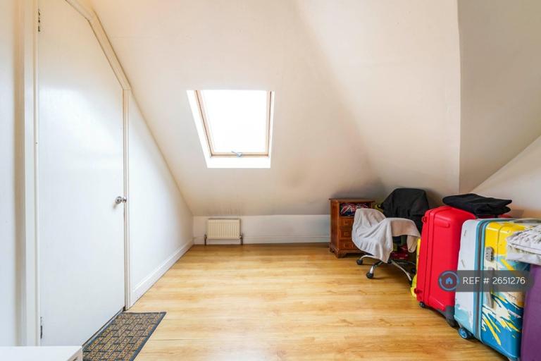 1 bedroom in Nelson Gardens, Whitton, TW3 (#2651276)